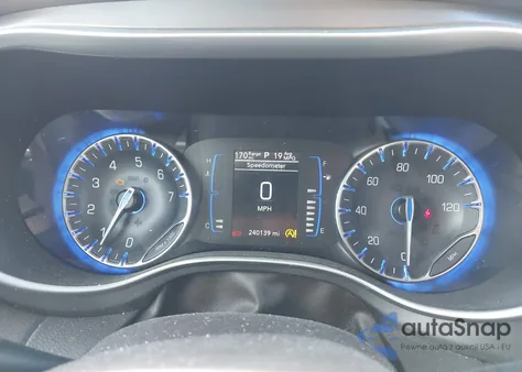 2021 Chrysler Voyager Lxi z USA, uszkodzony, nr VIN 2C4RC1DG3MR515713